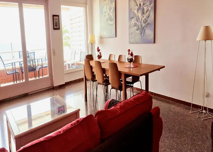 In Lloret Near Lloret Апартаменты Льорет-де-Мар